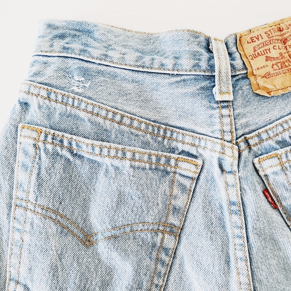 Vintage | Levi's | 501s Cutoff Button Fly Shorts - Picture 4 of 15